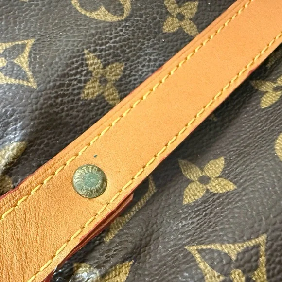 Louis Vuitton Saumur 30 in Monogramπ§‘ - Picture 9 of 17